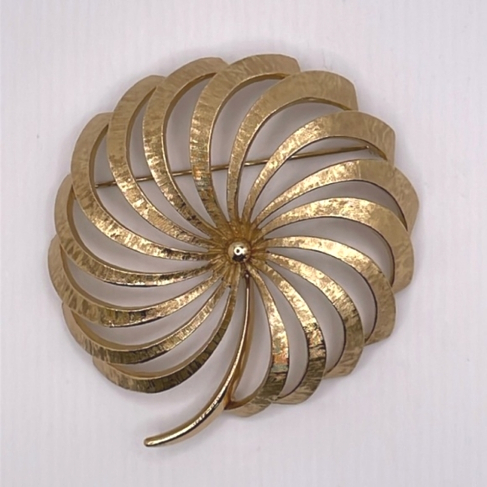 Monet Vintage Large Gold Tone Spiral Flower Pin Brooch